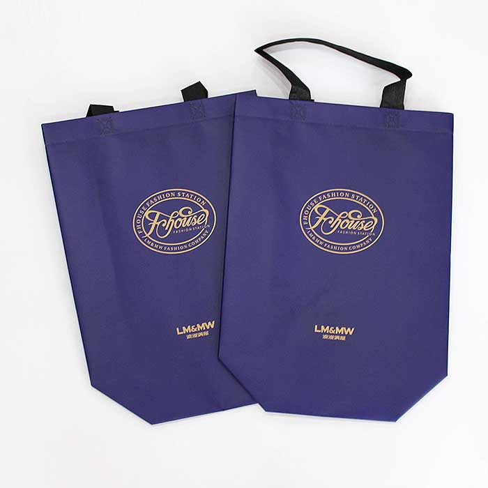One-time forming non-woven handbag